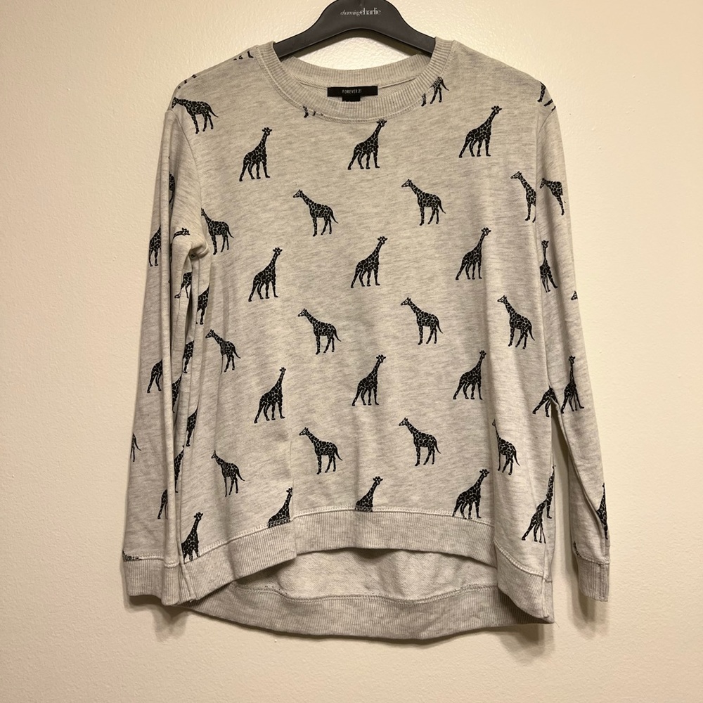 Giraffe Sweatshirt/Sweater - Forever 21 - Size S